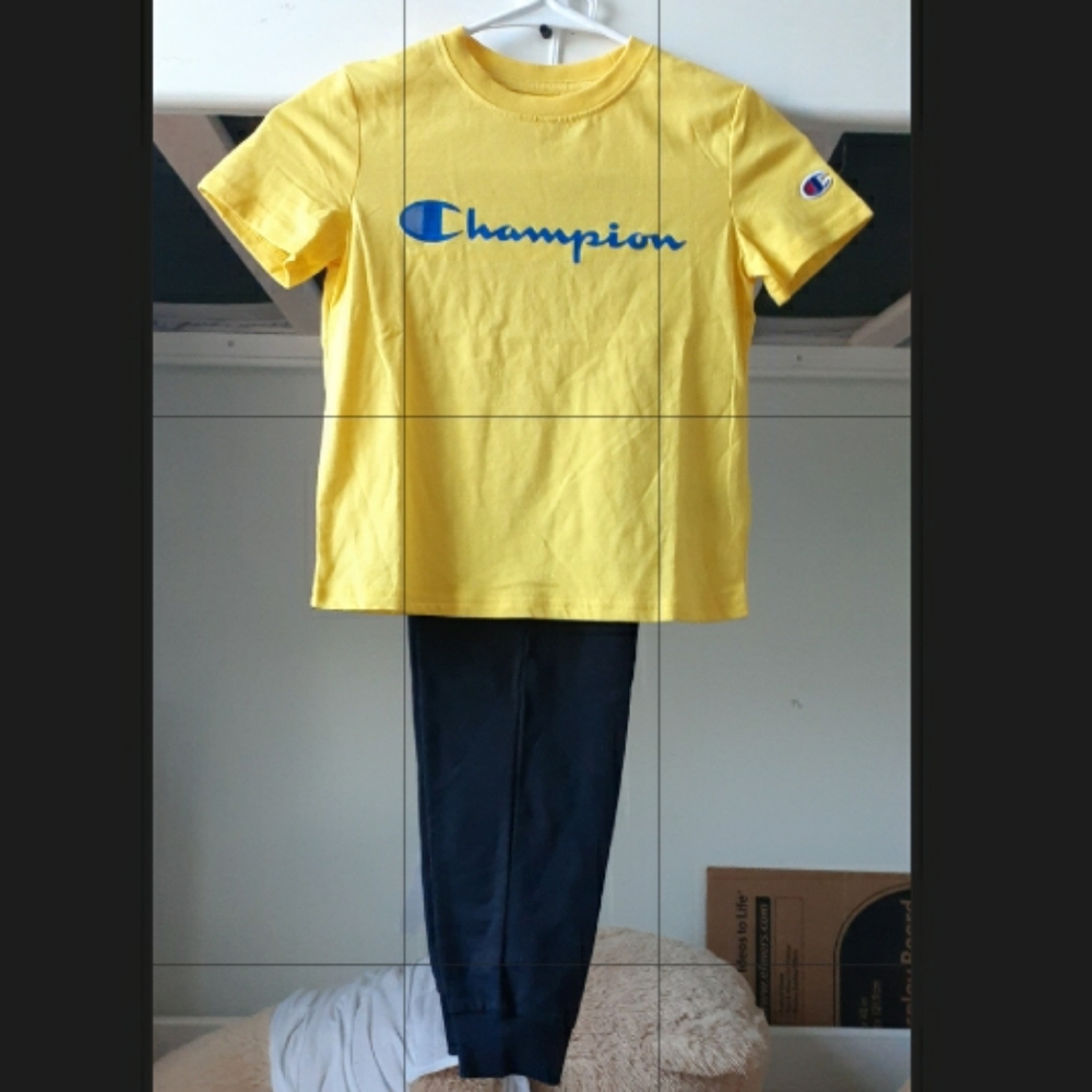 2pc Champion t-shirt with royal blue logo and black sweatspants (thin)/ Size: 6
